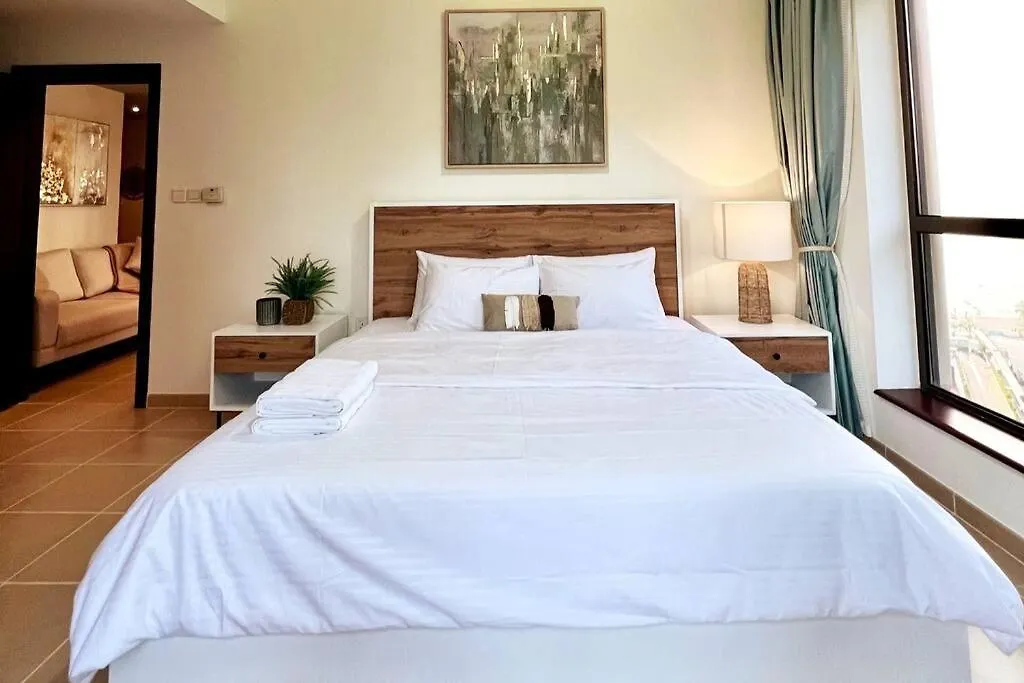 Apartment By The Beach In Bahar, Jbr ドバイ